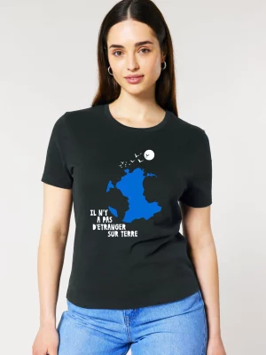 Il n'y a pas d'étranger sur terre <br>Femme